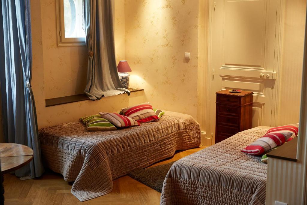Chambres Au Chateau - Le Clos Des Tourelles Sennecey-le-Grand Room photo